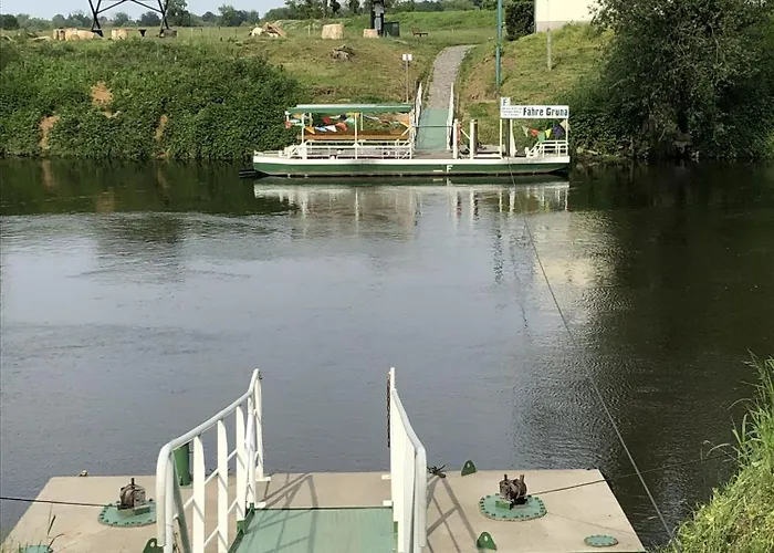 Apartment Gästewohnung Am Schlosspark Hohenprießnitz